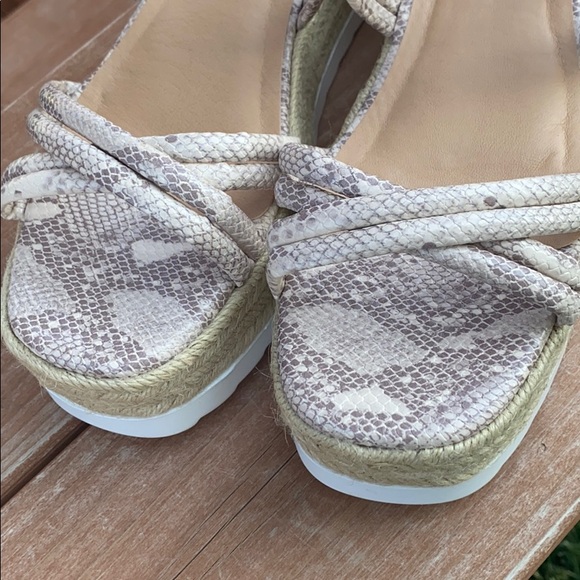 Snakeskin Strap Flatform Sandals - Picture 4 of 8